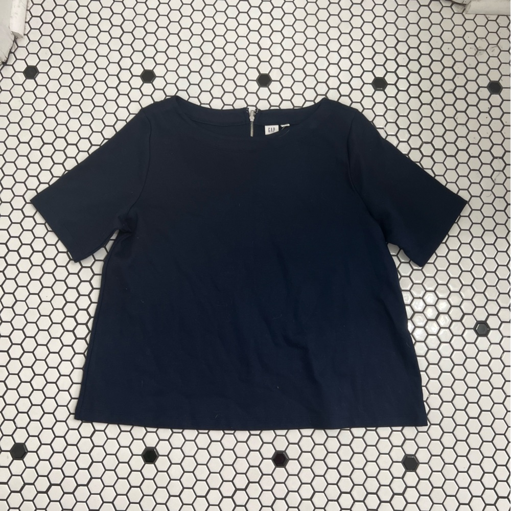 Nwt gap thick sweatshirt with zipper detail size large
